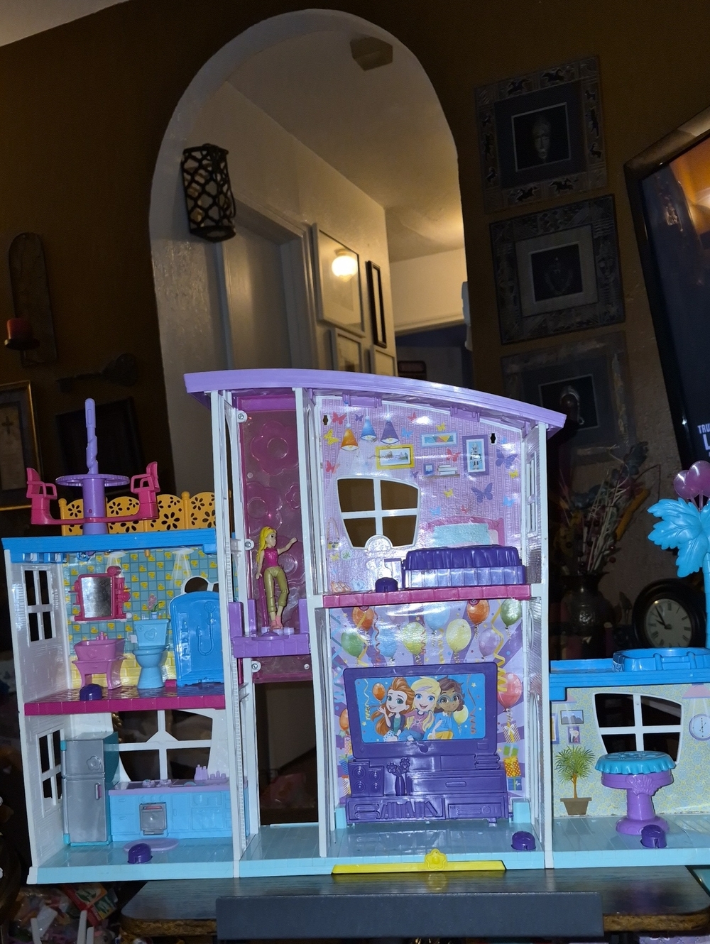 Polly Pocket Poppin' Party Pad Playset